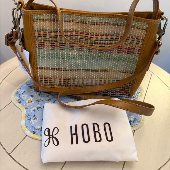 NWT Hobo multicolor leather bag with crossbody and shoulder option - Picture 2 of 14